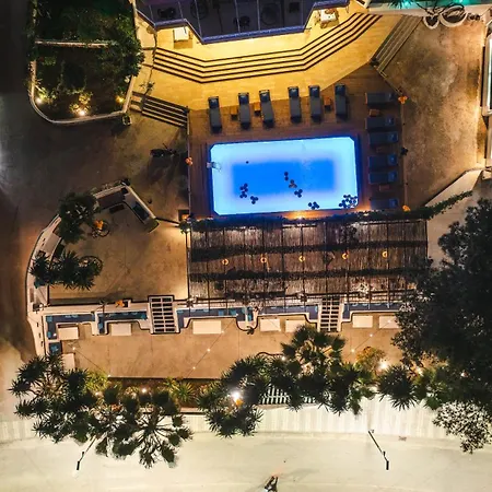 Saranda Hotel 3*