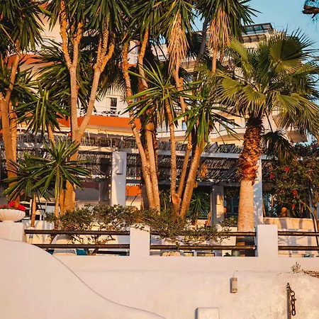 Saranda Hotel Szálloda