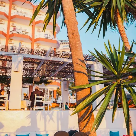 Saranda Hotel 3*