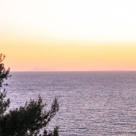 Szálloda Saranda Hotel