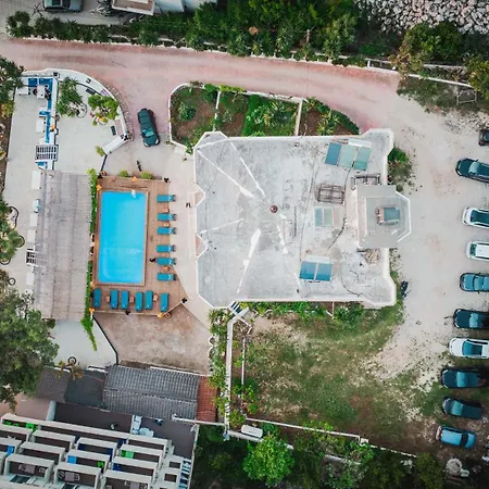 Saranda Hotel Szálloda 3*