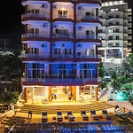 ホテル サランダ Sarandë