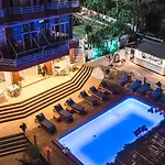 ホテル サランダ Sarandë