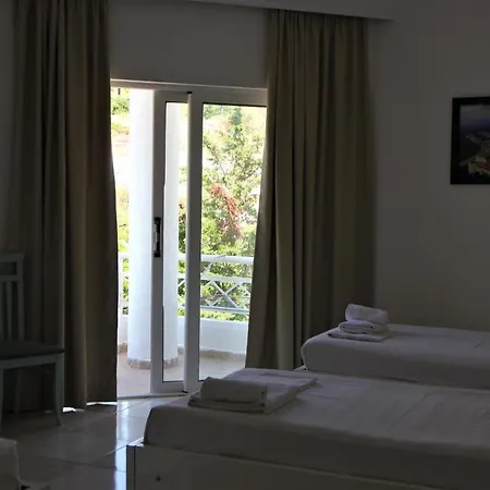 Saranda Hotel Hotel 3*